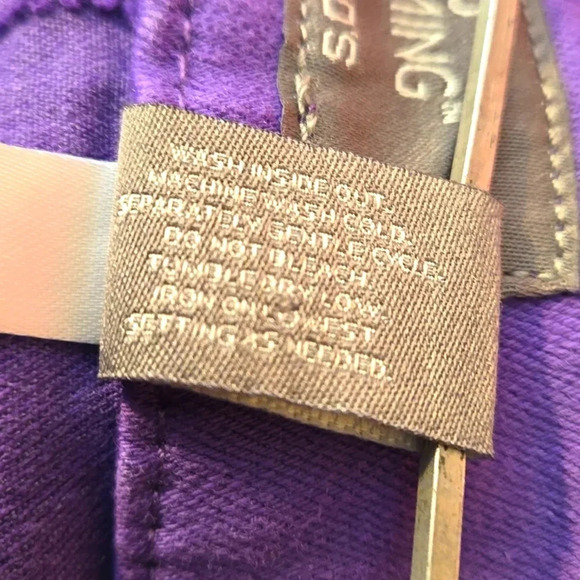 So Slimming by Chico's Women's 0.5 (XS/Size 6) Dark Lavender Cropped Denim Jeans - Picture 10 of 16